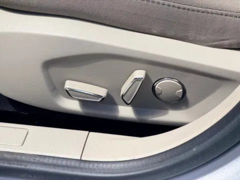 More photos of 2017 Ford Fusion SE at Hank Graff Chevrolet Davison, MI