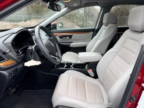 More photos of 2022 Honda CR-V EX-L at Hank Graff Chevrolet Davison, MI