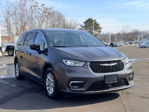 Photos of 2023 Chrysler Pacifica Touring L for sale in Davison, MI at Hank Graff Chevrolet Davison