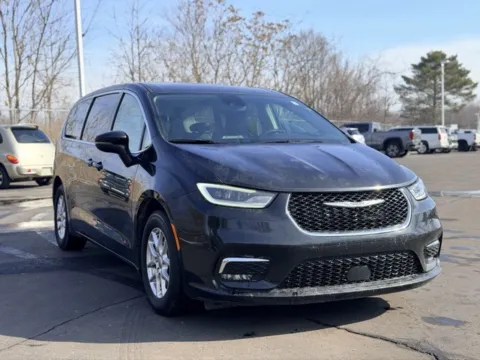 Photos of 2023 Chrysler Pacifica Touring L for sale in Davison, MI at Hank Graff Chevrolet Davison