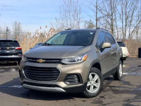 Gray 2022 Chevrolet Trax LT for sale in Davison, MI