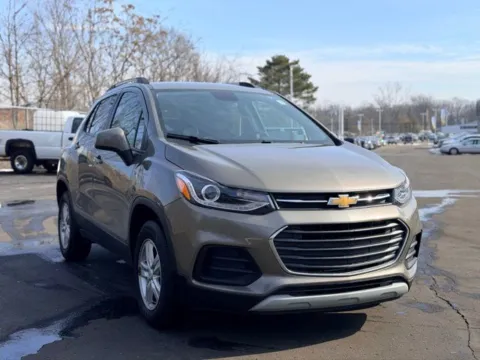 Photos of 2022 Chevrolet Trax LT for sale in Davison, MI at Hank Graff Chevrolet Davison