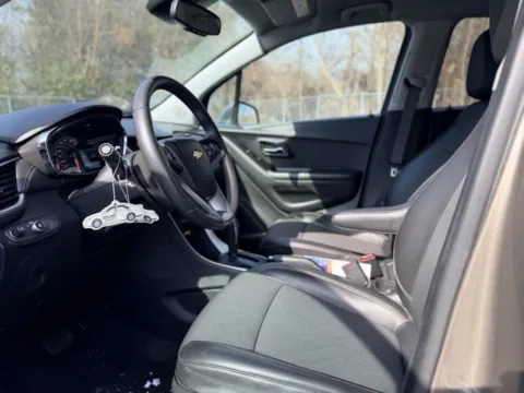 More photos of 2022 Chevrolet Trax LT at Hank Graff Chevrolet Davison, MI