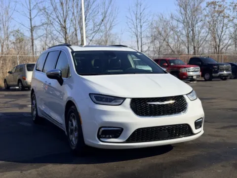Another view of 2023 Chrysler Pacifica Limited for sale in Davison, MI at Hank Graff Chevrolet Davison