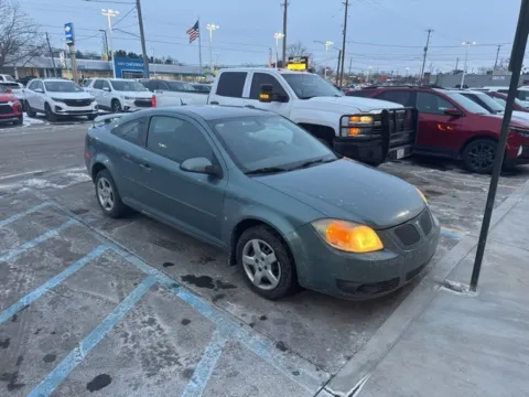 Photos of 2009 Pontiac G5 for sale in Davison, MI at Hank Graff Chevrolet Davison