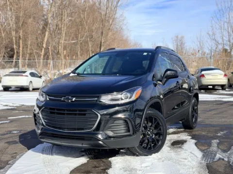 Black 2022 Chevrolet Trax LT for sale in Davison, MI