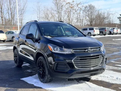 Photos of 2022 Chevrolet Trax LT for sale in Davison, MI at Hank Graff Chevrolet Davison