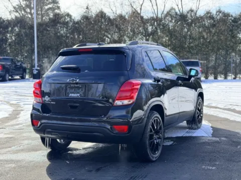 More photos of 2022 Chevrolet Trax LT at Hank Graff Chevrolet Davison, MI