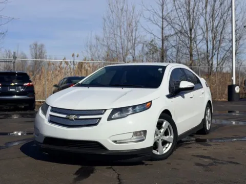 White 2014 Chevrolet Volt for sale in Davison, MI