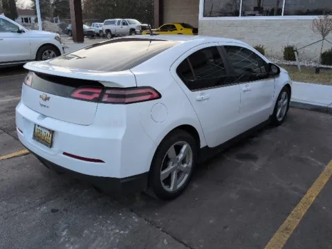 More photos of 2014 Chevrolet Volt at Hank Graff Chevrolet Davison, MI