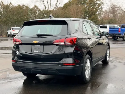 More photos of 2022 Chevrolet Equinox LS at Hank Graff Chevrolet Davison, MI