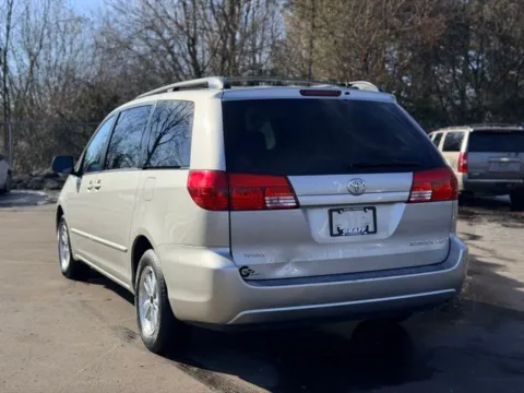 More photos of 2005 Toyota Sienna CE at Hank Graff Chevrolet Davison, MI