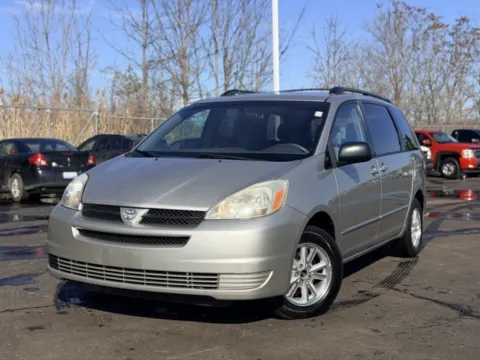 Silver 2005 Toyota Sienna CE for sale in Davison, MI