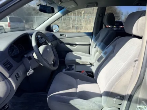 More photos of 2005 Toyota Sienna CE at Hank Graff Chevrolet Davison, MI