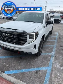 White 2022 GMC Sierra 1500 AT4 for sale in Davison, MI