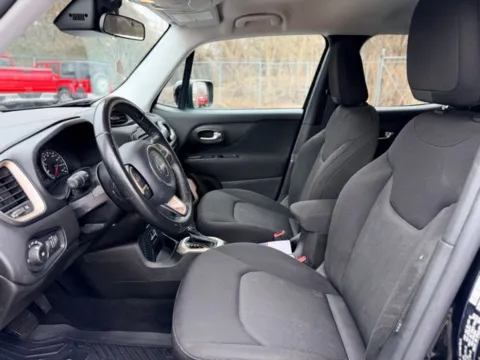 More photos of 2017 Jeep Renegade Latitude at Hank Graff Chevrolet Davison, MI