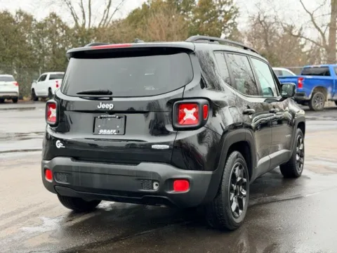 More photos of 2017 Jeep Renegade Latitude at Hank Graff Chevrolet Davison, MI