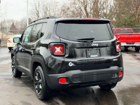 More photos of 2017 Jeep Renegade Latitude at Hank Graff Chevrolet Davison, MI