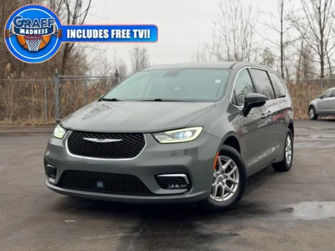 Gray 2023 Chrysler Pacifica Touring L for sale in Davison, MI