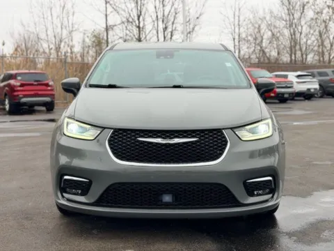 Another view of 2023 Chrysler Pacifica Touring L for sale in Davison, MI at Hank Graff Chevrolet Davison