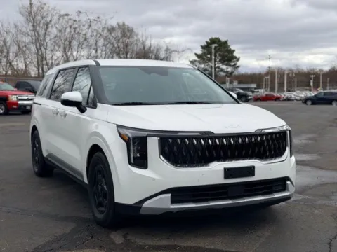 More photos of 2025 Kia Carnival LXS at Hank Graff Chevrolet Davison, MI