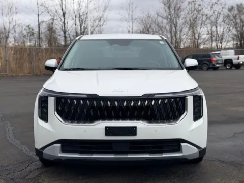 Another view of 2025 Kia Carnival LXS for sale in Davison, MI at Hank Graff Chevrolet Davison