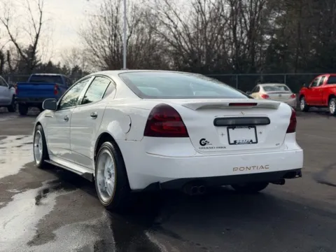 More photos of 2005 Pontiac Grand Prix GT at Hank Graff Chevrolet Davison, MI