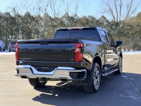 More photos of 2021 Chevrolet Silverado 1500 LT at Hank Graff Chevrolet Davison, MI