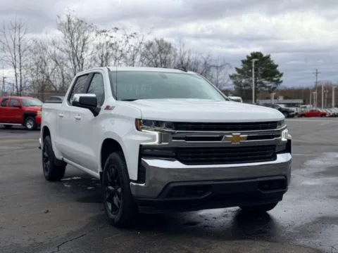 More photos of 2021 Chevrolet Silverado 1500 LT at Hank Graff Chevrolet Davison, MI