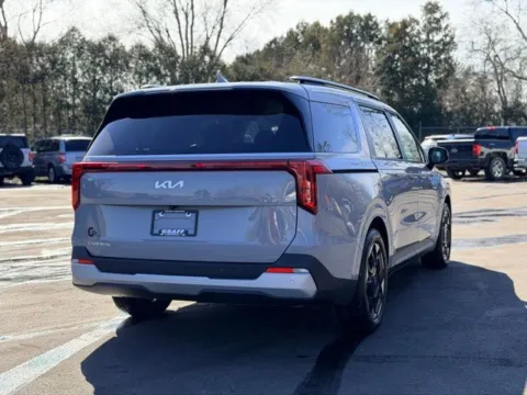 More photos of 2025 Kia Carnival EX at Hank Graff Chevrolet Davison, MI