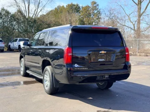 More photos of 2020 Chevrolet Suburban LT at Hank Graff Chevrolet Davison, MI