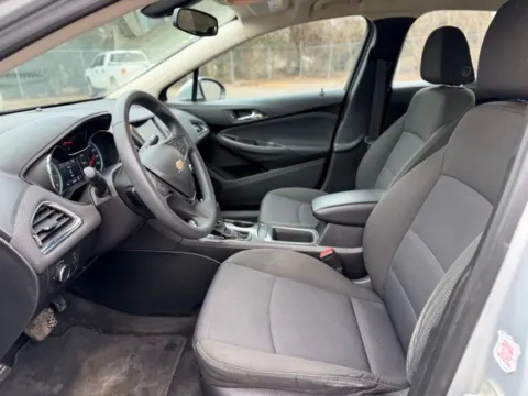 More photos of 2018 Chevrolet Cruze LT at Hank Graff Chevrolet Davison, MI