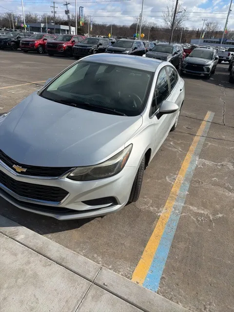 Silver 2018 Chevrolet Cruze LT for sale in Davison, MI