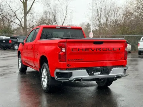 More photos of 2024 Chevrolet Silverado 1500 LT at Hank Graff Chevrolet Davison, MI