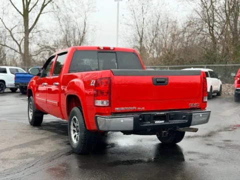 More photos of 2013 GMC Sierra 1500 SLE at Hank Graff Chevrolet Davison, MI