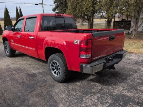 More photos of 2013 GMC Sierra 1500 SLE at Hank Graff Chevrolet Davison, MI
