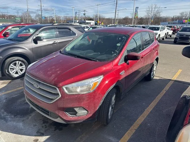 Red 2017 Ford Escape SE for sale in Davison, MI