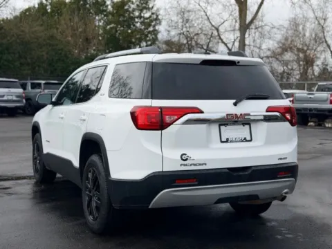 More photos of 2019 GMC Acadia SLE-2 at Hank Graff Chevrolet Davison, MI