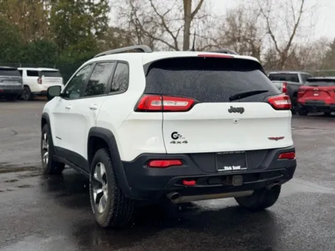 More photos of 2017 Jeep Cherokee Trailhawk at Hank Graff Chevrolet Davison, MI