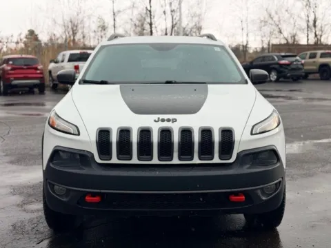 Photos of 2017 Jeep Cherokee Trailhawk for sale in Davison, MI at Hank Graff Chevrolet Davison