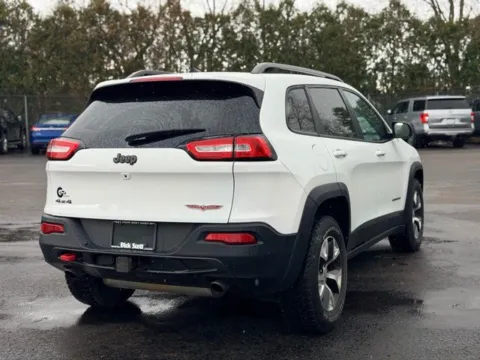 More photos of 2017 Jeep Cherokee Trailhawk at Hank Graff Chevrolet Davison, MI