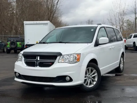 White 2018 Dodge Grand Caravan SXT for sale in Davison, MI