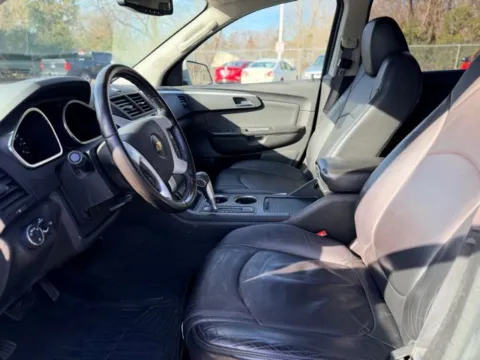 More photos of 2012 Chevrolet Traverse 2LT at Hank Graff Chevrolet Davison, MI