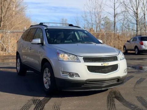 Photos of 2012 Chevrolet Traverse 2LT for sale in Davison, MI at Hank Graff Chevrolet Davison
