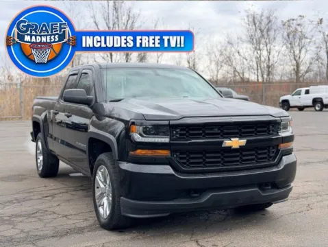 Black 2017 Chevrolet Silverado 1500 Custom for sale in Davison, MI