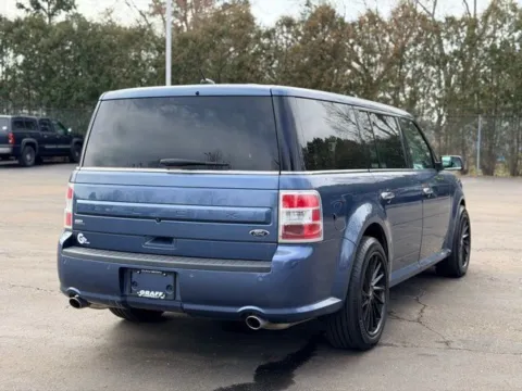 More photos of 2018 Ford Flex SEL at Hank Graff Chevrolet Davison, MI