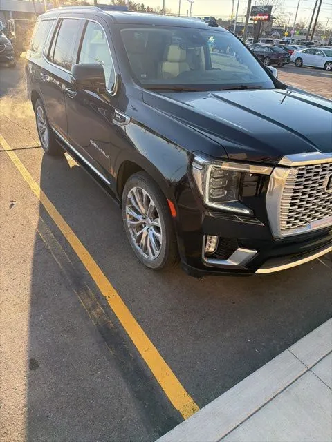 Blue 2023 GMC Yukon Denali for sale in Davison, MI