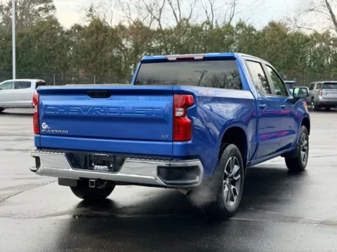 More photos of 2022 Chevrolet Silverado 1500 LT at Hank Graff Chevrolet Davison, MI
