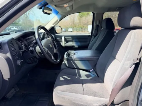 More photos of 2008 Chevrolet Silverado 1500 LT at Hank Graff Chevrolet Davison, MI