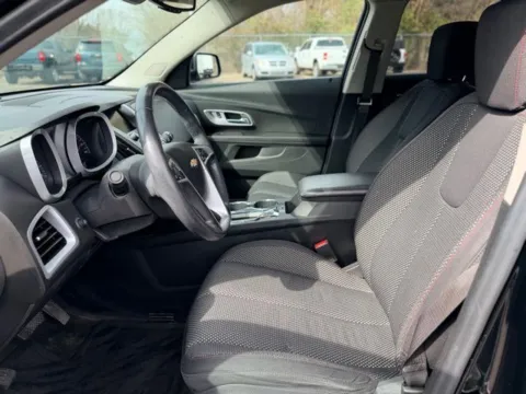 More photos of 2017 Chevrolet Equinox LT at Hank Graff Chevrolet Davison, MI